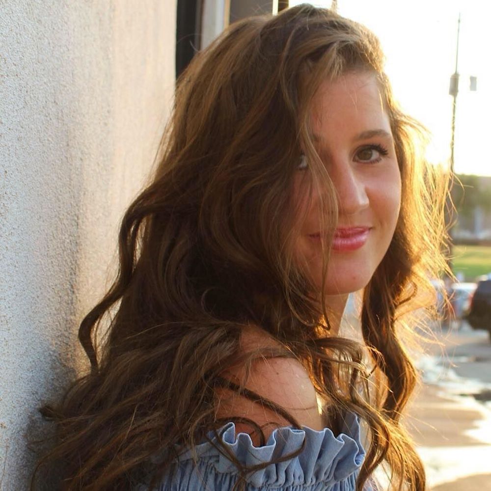 Meet your Posher, Abigail joy